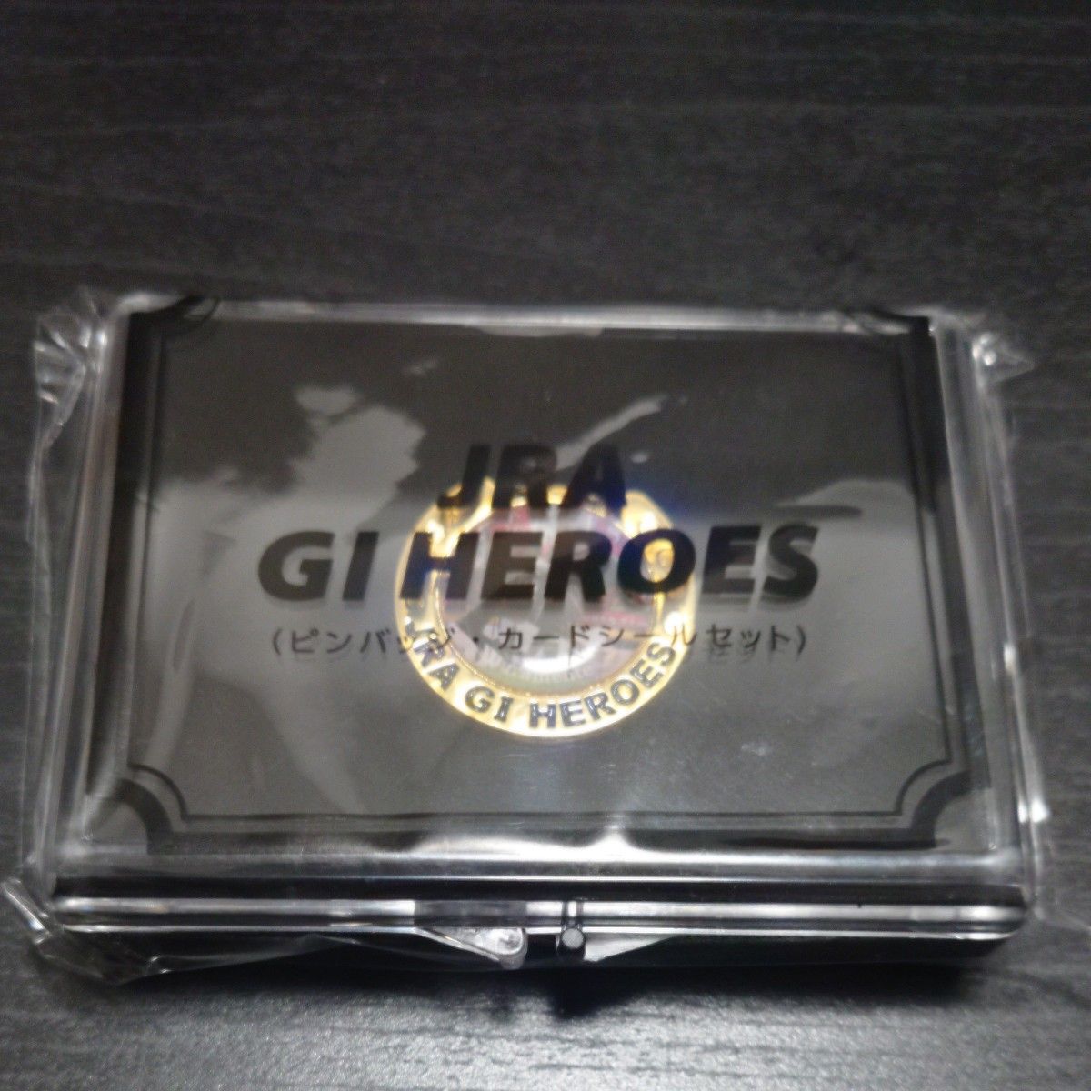 JRA GI HEROES Kizuna ピンバッジ カードシール 未開封未使用】JRA GI HEROES(ピンバッジ&カードシールセット
