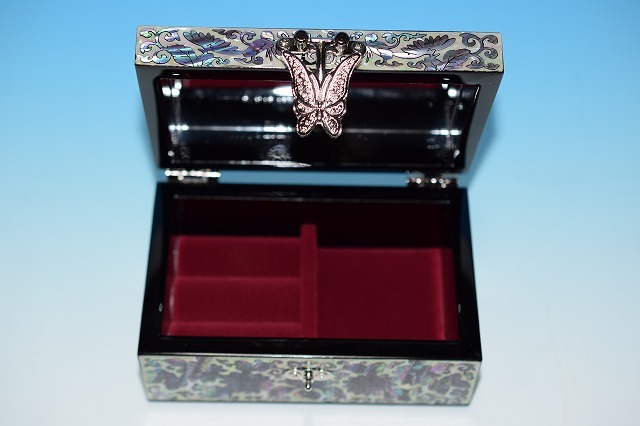 *# Korea miscellaneous goods # high class mother-of-pearl small articles ring box #.. butterfly # gorgeous!#*