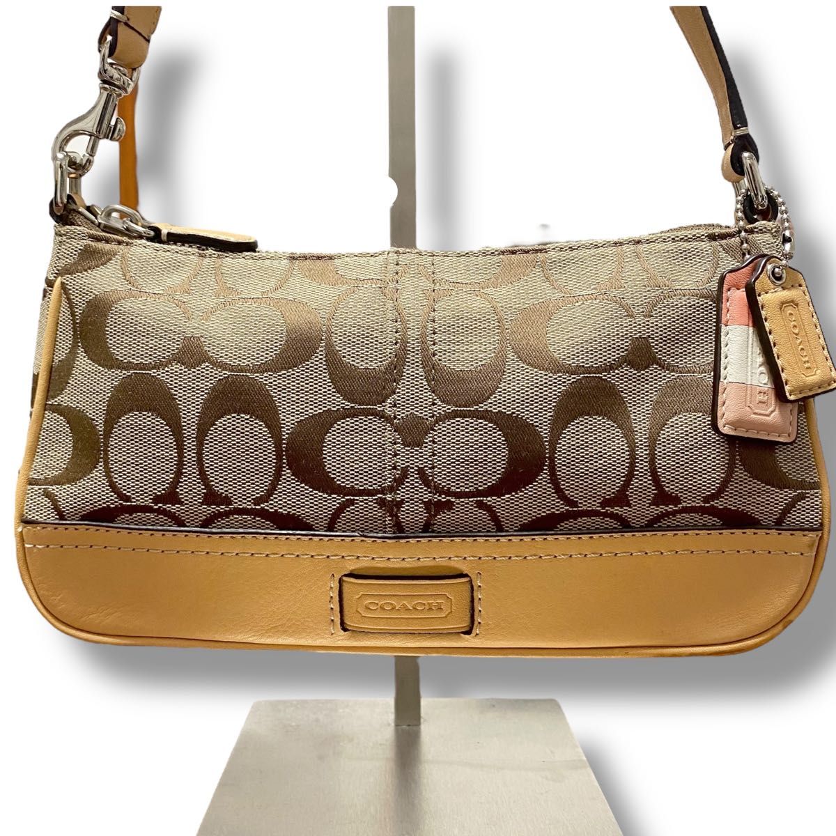 なっちゃん様コーチ アクセサリーポーチ ワンショルダー シグネチャー ベージュ 美品 COACH コーチ アクセサリーポーチ ワンショルダーバッグ