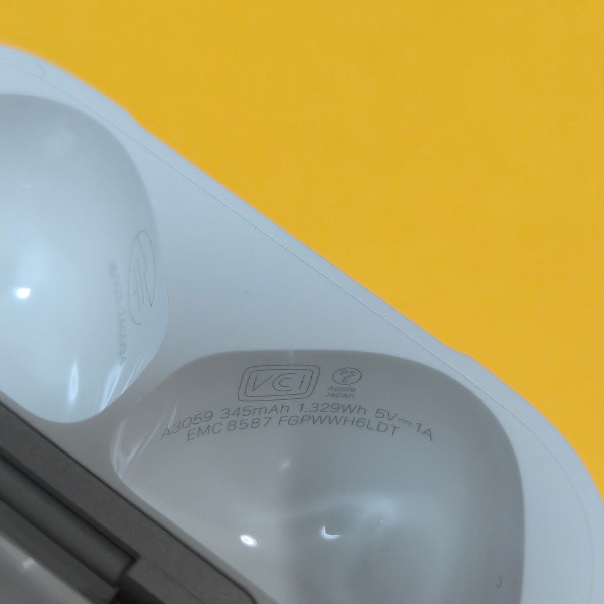 【美品】AirPods4 第四世代 ノイズキャンセリング 充電ケース A3059 美品】AirPods4 第四世代 ノイズキャンセリング 充電ケース