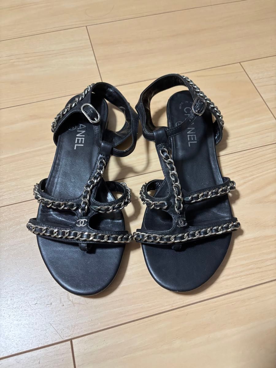 CHANEL フラットサンダル マトラッセ チェーン ブラック 夏新作 CHANEL シャネル チェーン サンダル 美品より|Yahoo!フリマ(旧