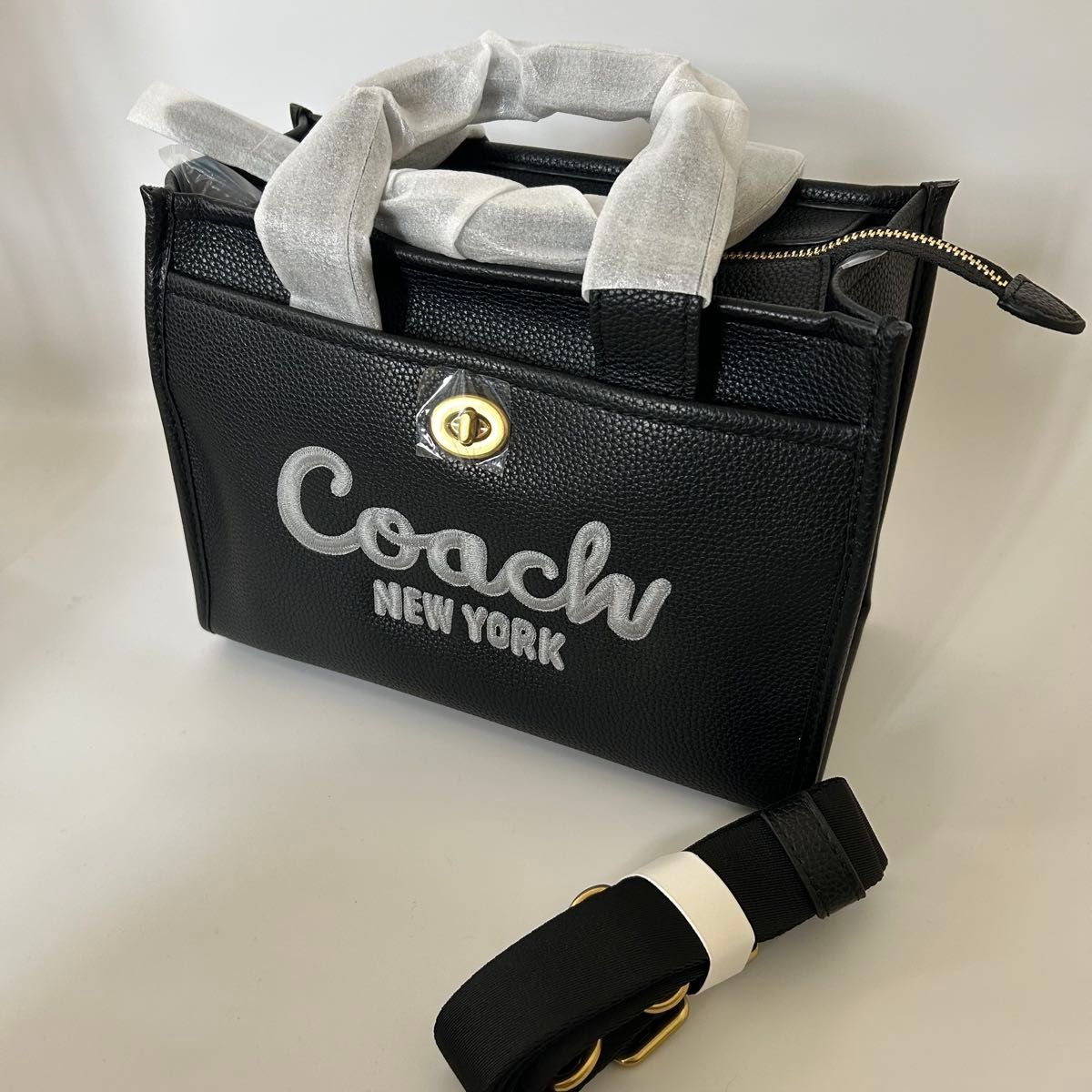 新作 COACH◆2Way レザー カーゴ トート バッグ CAM75 COACH カーゴ トート バッグ 26/レザーブラック|Yahoo!フリマ