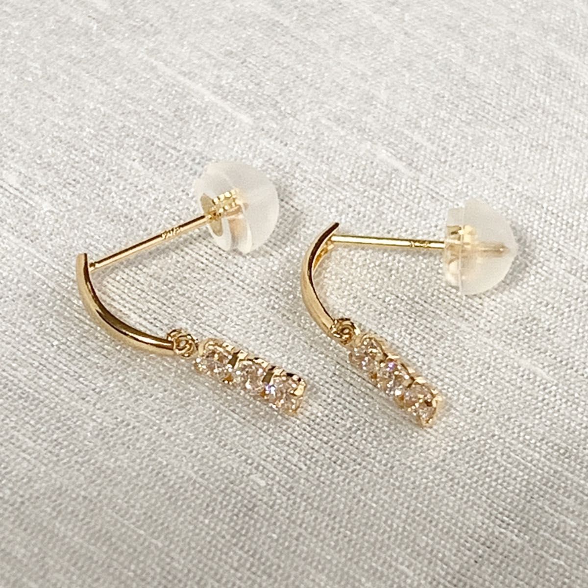 K18刻印入り ピアス 18金【キュービックIラインピアス】イエローゴールド K18刻印入