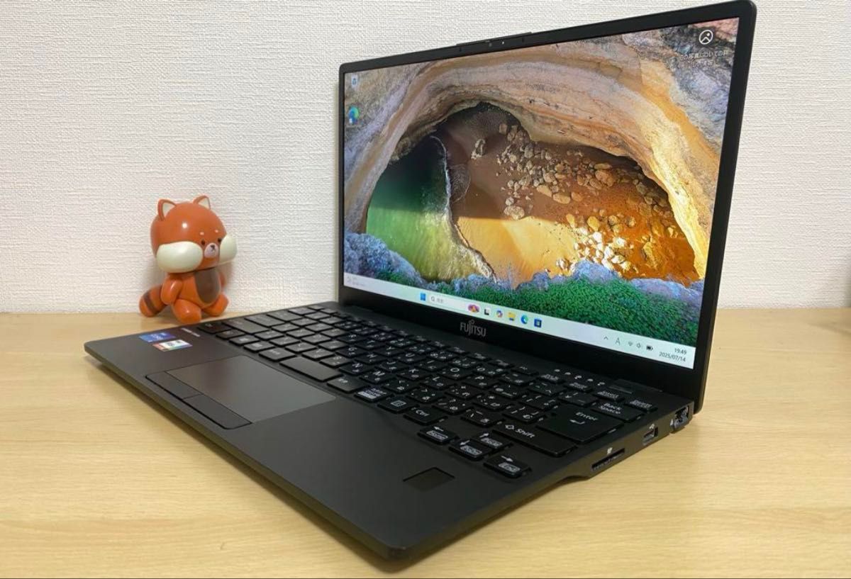 超軽量型 富士通 LIFEBOOK U9311 ノートパソコン 第11世代i5 超軽量型 富士通 LIFEBOOK U9311 ノートパソコン 第11世代i5