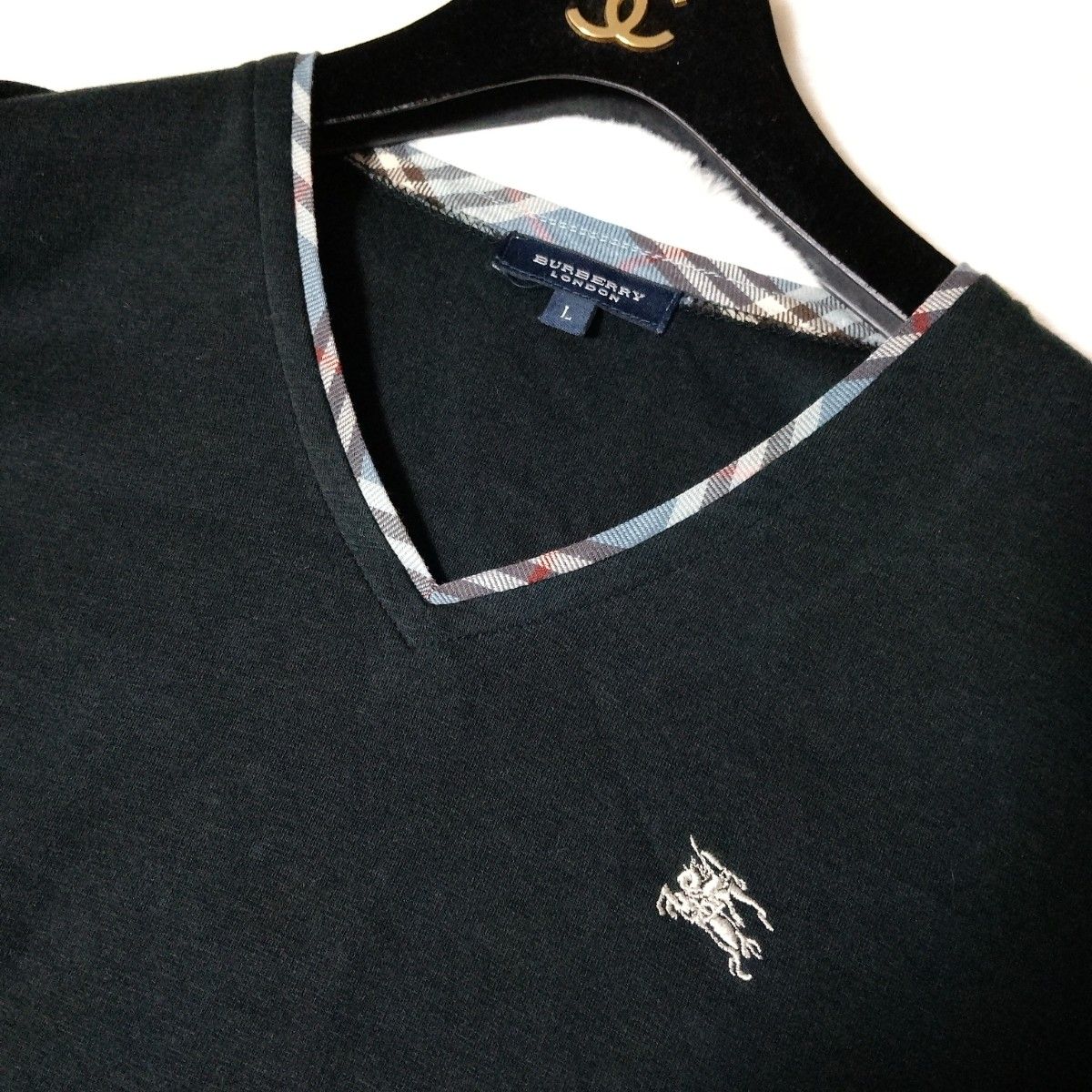 BURBERRY 定番 Vネック 胸刺繍 Tシャツ Burberry London Vネック ノバチェック ホース刺繍 Tシャツ 半袖