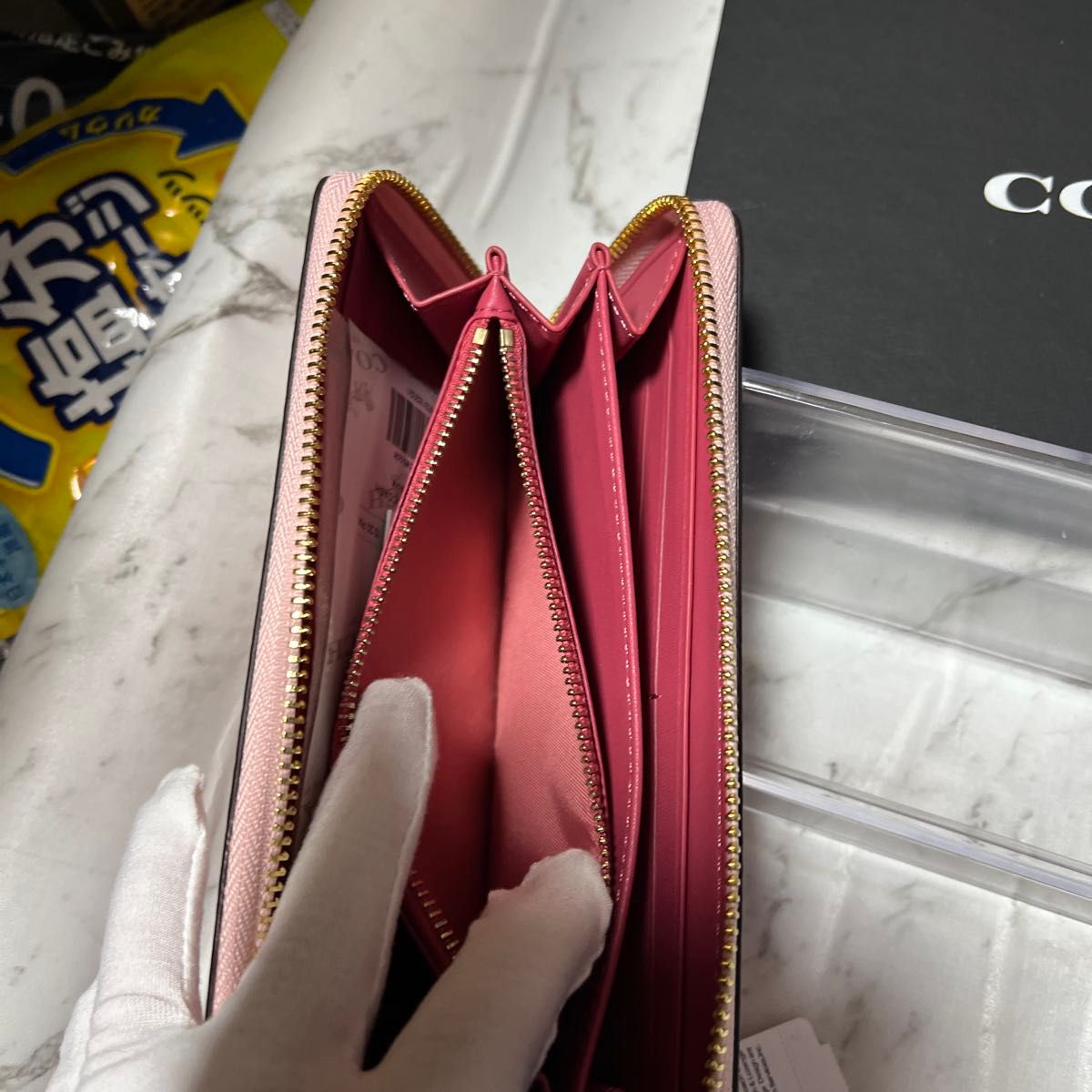 ピンク COACH コーチ 長財布 シグネチャー ラウンドファスナー新品未使用 ピンク 人気 COACH 長財布 シグネチャー ラウンドファスナー新品