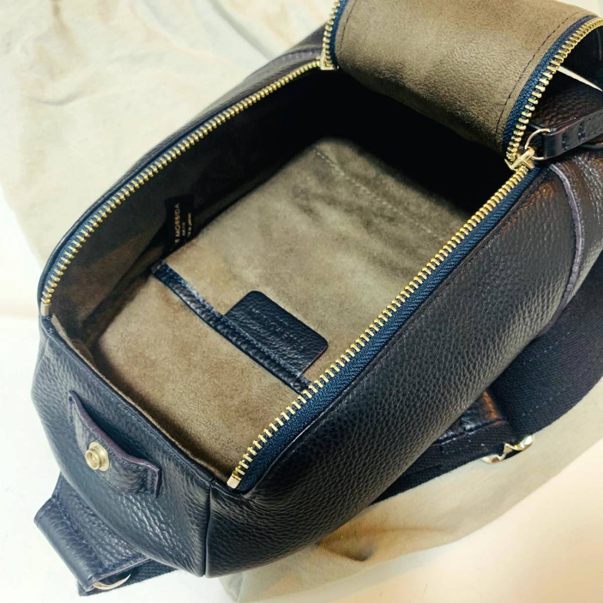 PELLE MORBIDA(ペッレモルビダ)MB051 タテ型ショルダーバッグ 美USED