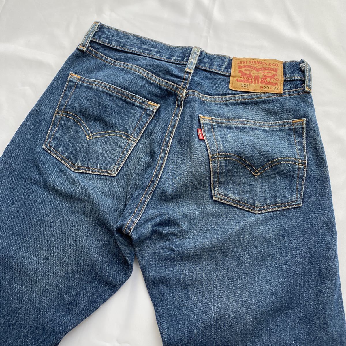 【29】Levi's 501 現行 デニム ジーンズ ストレートパンツ リーバイス 定番 インディゴ アメカジ カジュアル 紙パッチ ボタンフライ