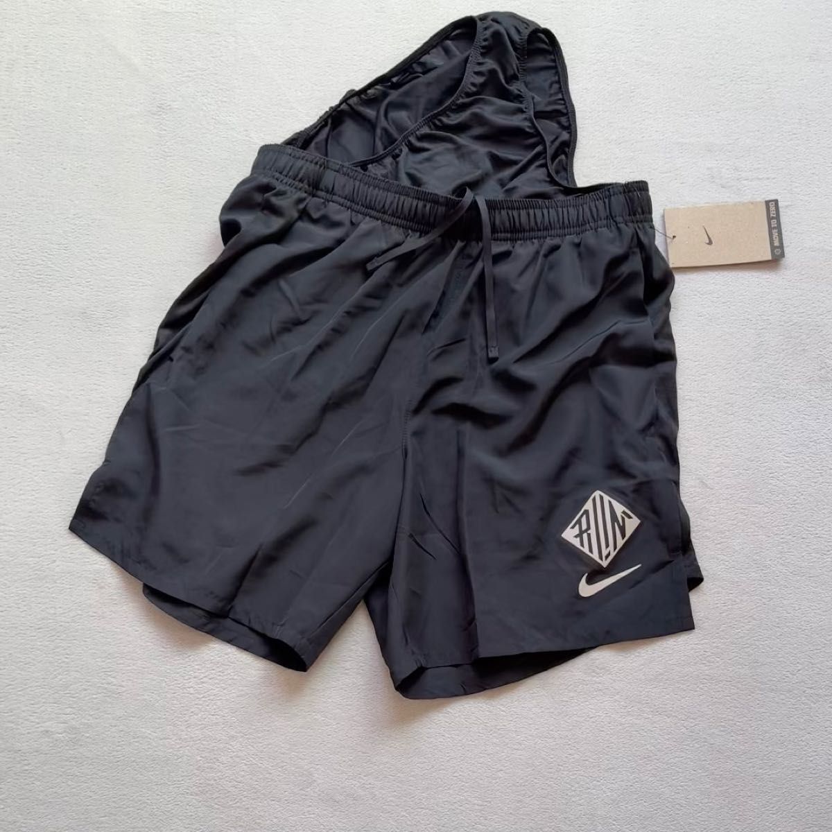 新品 NIKE ナイキ ランニングパンツ 短パン ショートパンツ ランニングショート ブラック 黒 リフレクター 新品 M