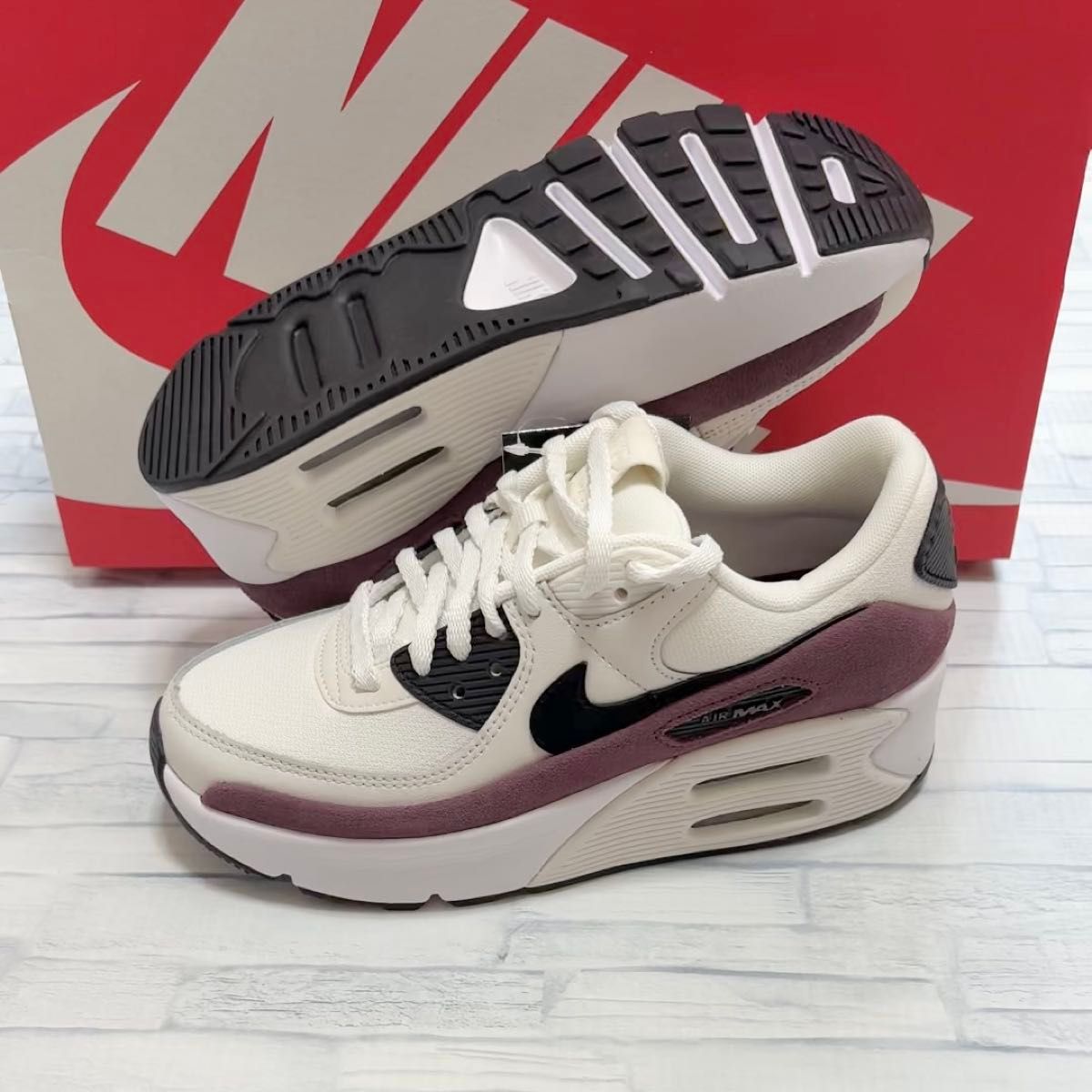 NIKE WMNS AIR MAX 90 LV8 ナイキ エア マックス 90 LV8 新品箱付き 22.5㎝ レディース キッズ