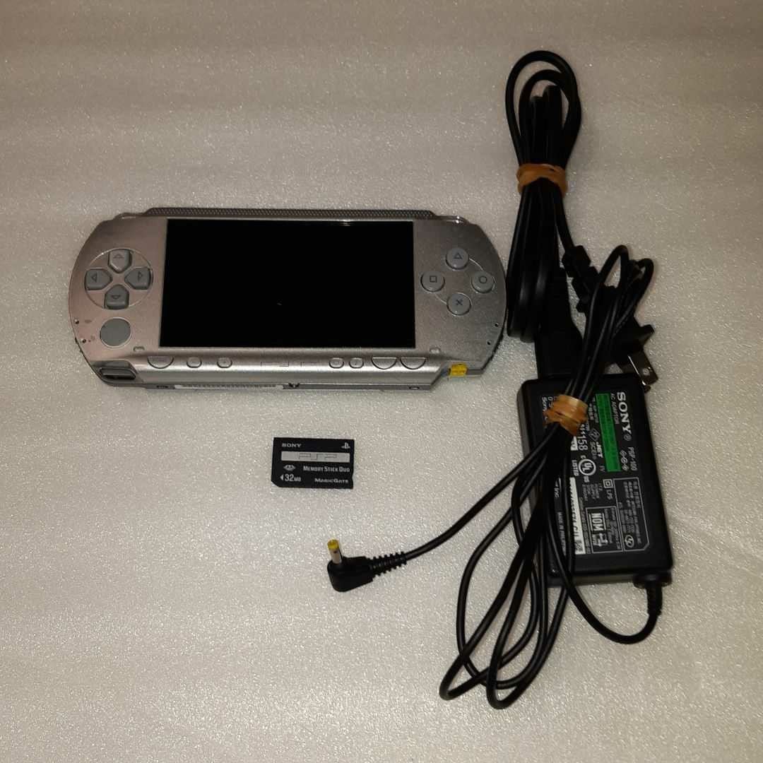 PSP 1000 本体＋電源ケーブルのみ　メモリーカード付き　32MB　動作品