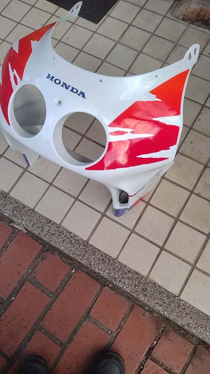 CBR250RR mc22 純正アッパーカウル(ステッカーは社外品)、プラリペア箇所あり