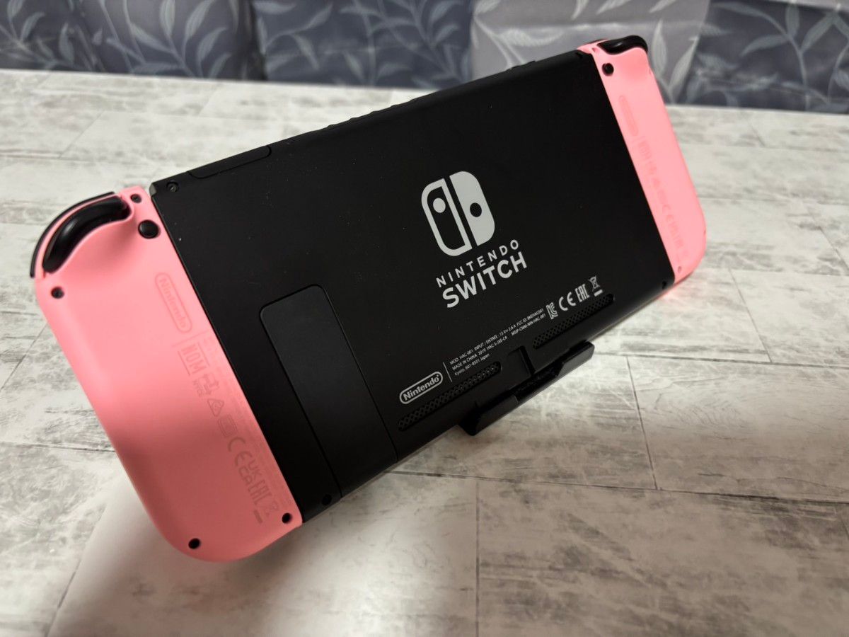 Nintendo Switch 本体 ピンクとレッドジョイコン+SDカード Nintendo Switch 本体 ピンクとレッドジョイコン+SDカード