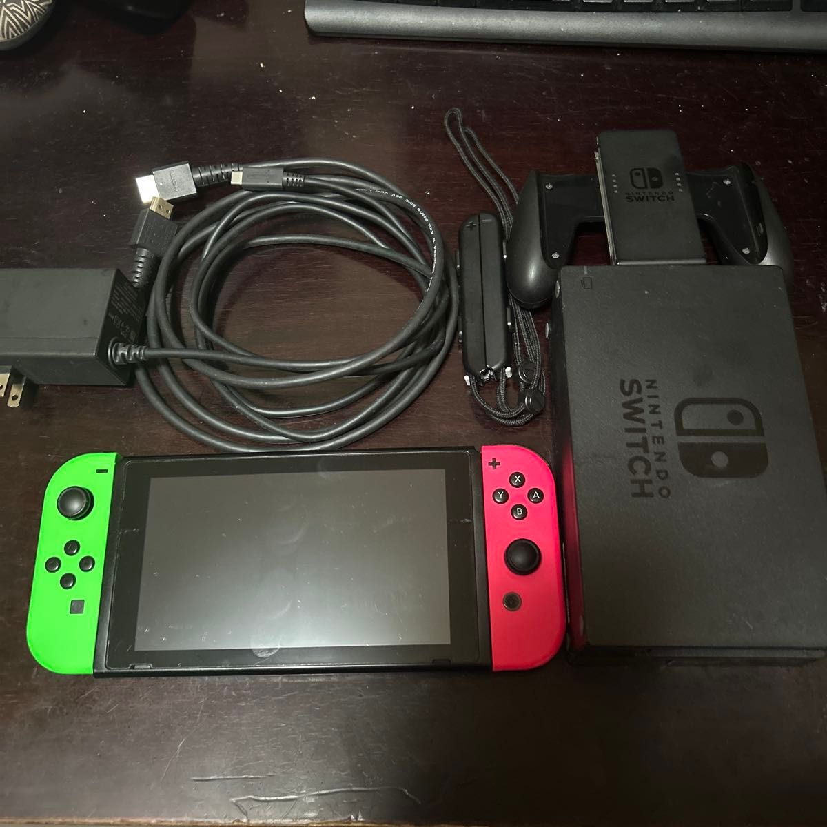 Nintendo Switch ネオンピンク/ネオングリーン 本体と付属品 Nintendo Switch ネオングリーン・ネオンピンク 付属品有 任天堂