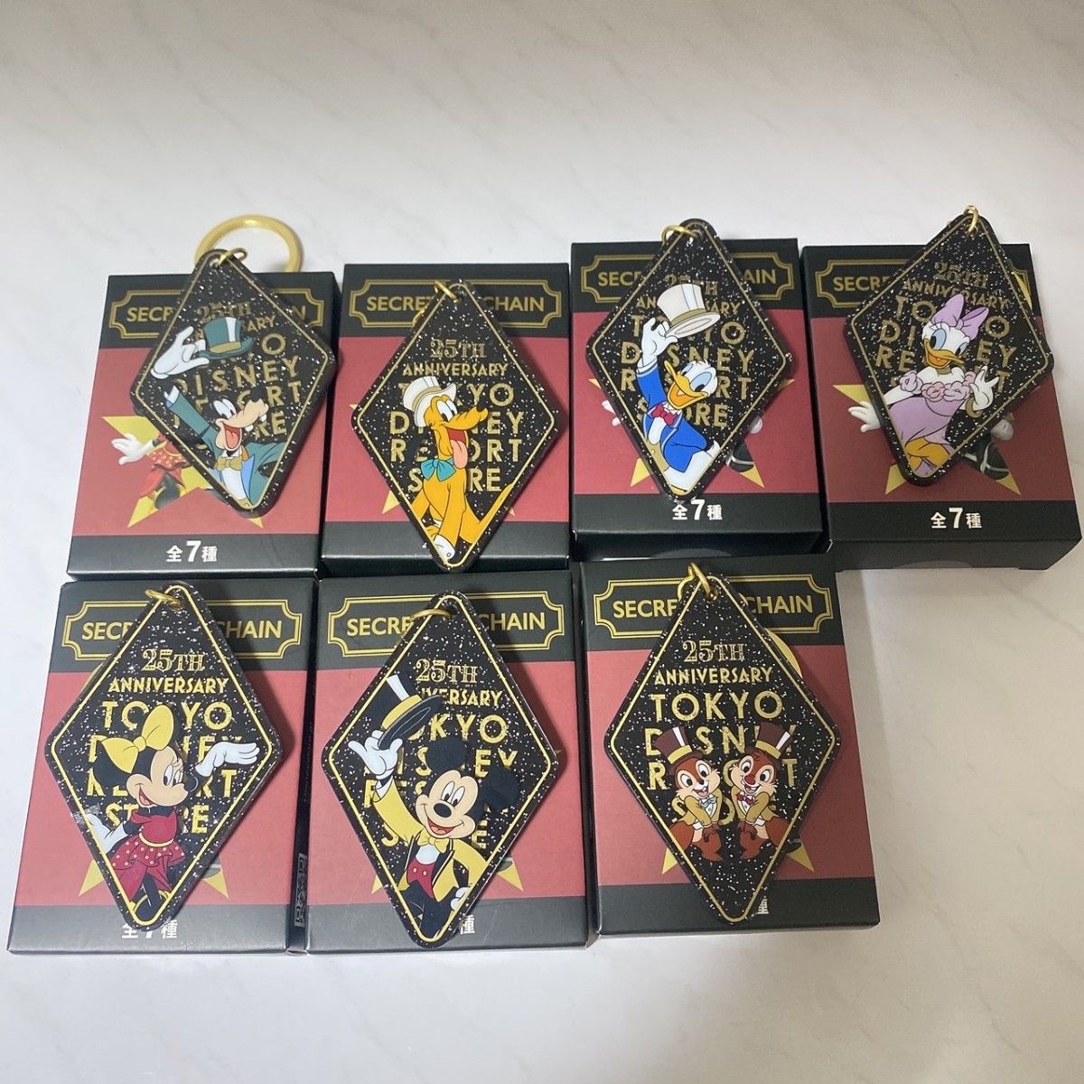 ☆ディズニーストア 25周年 シークレットキーチェーン 7種 フルコンプ☆ ディズニーストア 25周年 限定 シークレットキーホルダー