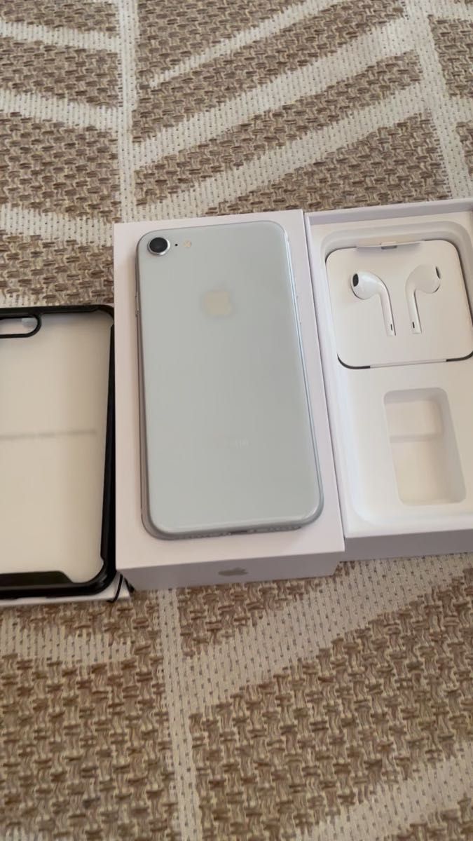 【動作良好】iPhone8 64GB、ホワイト(シルバー)