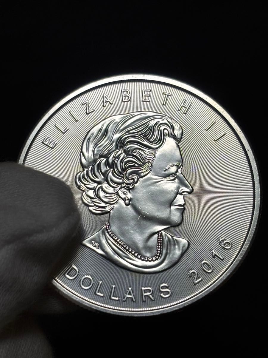 メイプルリーフ 銀貨 1オンス 純銀 メイプルリーフ銀貨 純銀1オンス(31 11g)2016年 品位 99 99