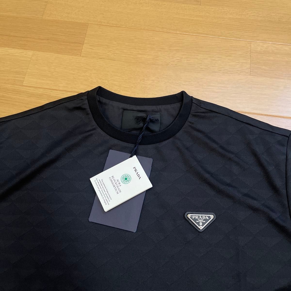 PRADA直営店より テクニカルジャージー フーディー PRADA プラダ 本物 新品 三角プレートロゴ トライアングルロゴ T