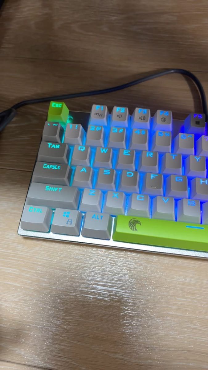 e元素ゲーミングキーボード 茶軸81メカニカル式ゲーム用キーボード RGB発光LEDバックライト付き 英語配列USB有線