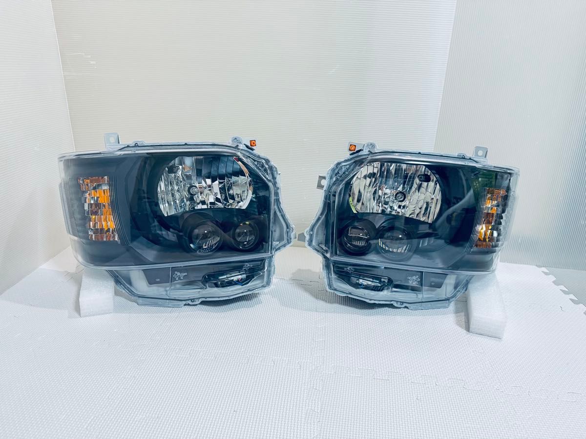 ハイエース ダークプライム2 ヘッドライト 新車取外し ハイエース 純正 LEDヘッドライト インナーブラック