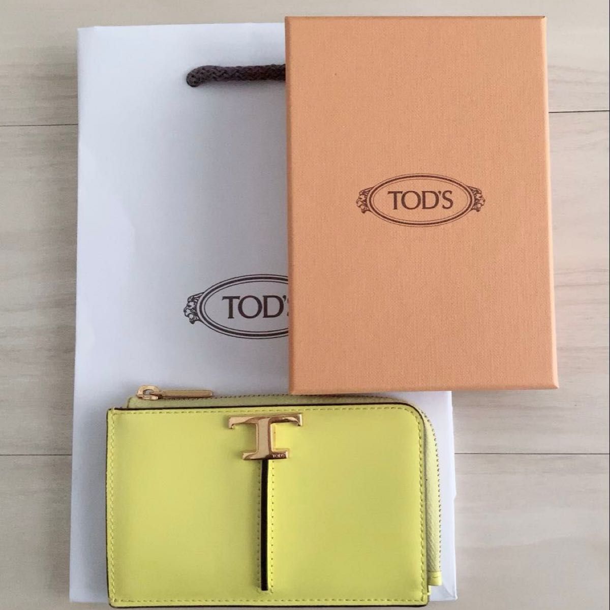 国内発【TOD'S】Tタイムレス ロゴ/フラグメントケース/ミニ財布 美品】TOD`S トッズ Tタイムレス フラグメントケース 財布