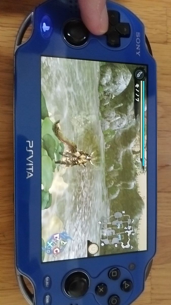 【中古セット】PSVITA PCH-1000 ZA04+メモリーカード16GB+ファイナルファンタジーX/X-2ツインパック