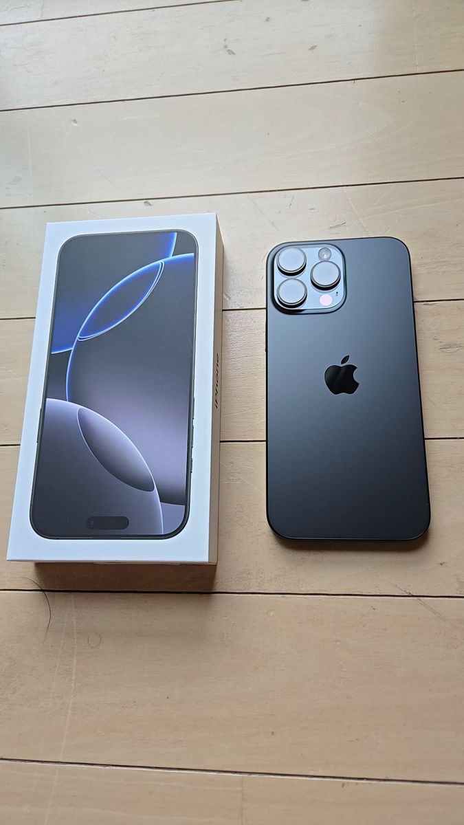 ■iPhone16ProMax 256GB ブラックチタニウム SIMフリー バッテリー100%