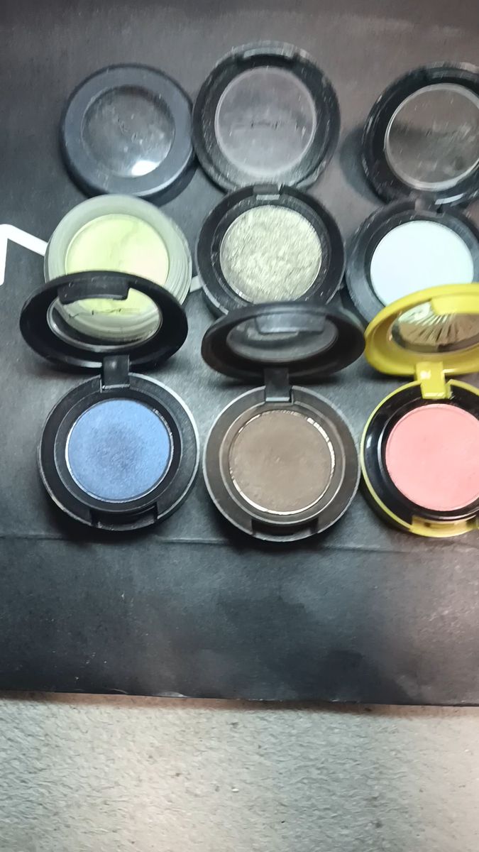 MAC アイシャドウ 1個から販売 2点目から おまとめ割引き 総額から200円 値引きします