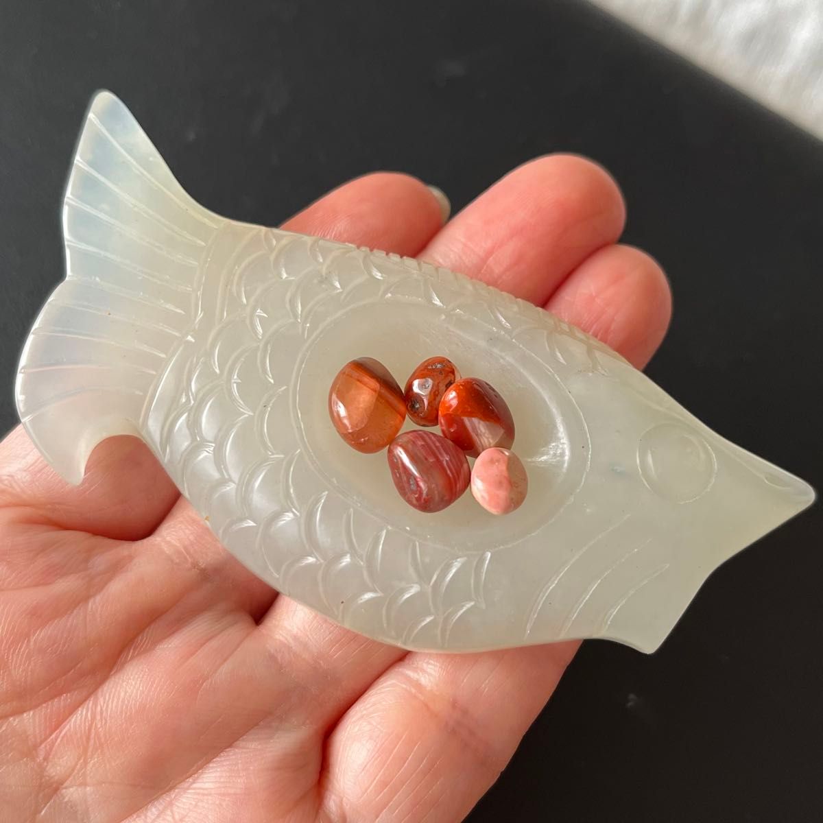 和田玉 羊脂白玉 古玉 彫刻 魚 器 ネフライト 軟玉 時代物 アンティーク置物 和田玉 羊脂白玉 古玉 彫刻 手彫り 魚 器 ネフライト 軟玉 中国