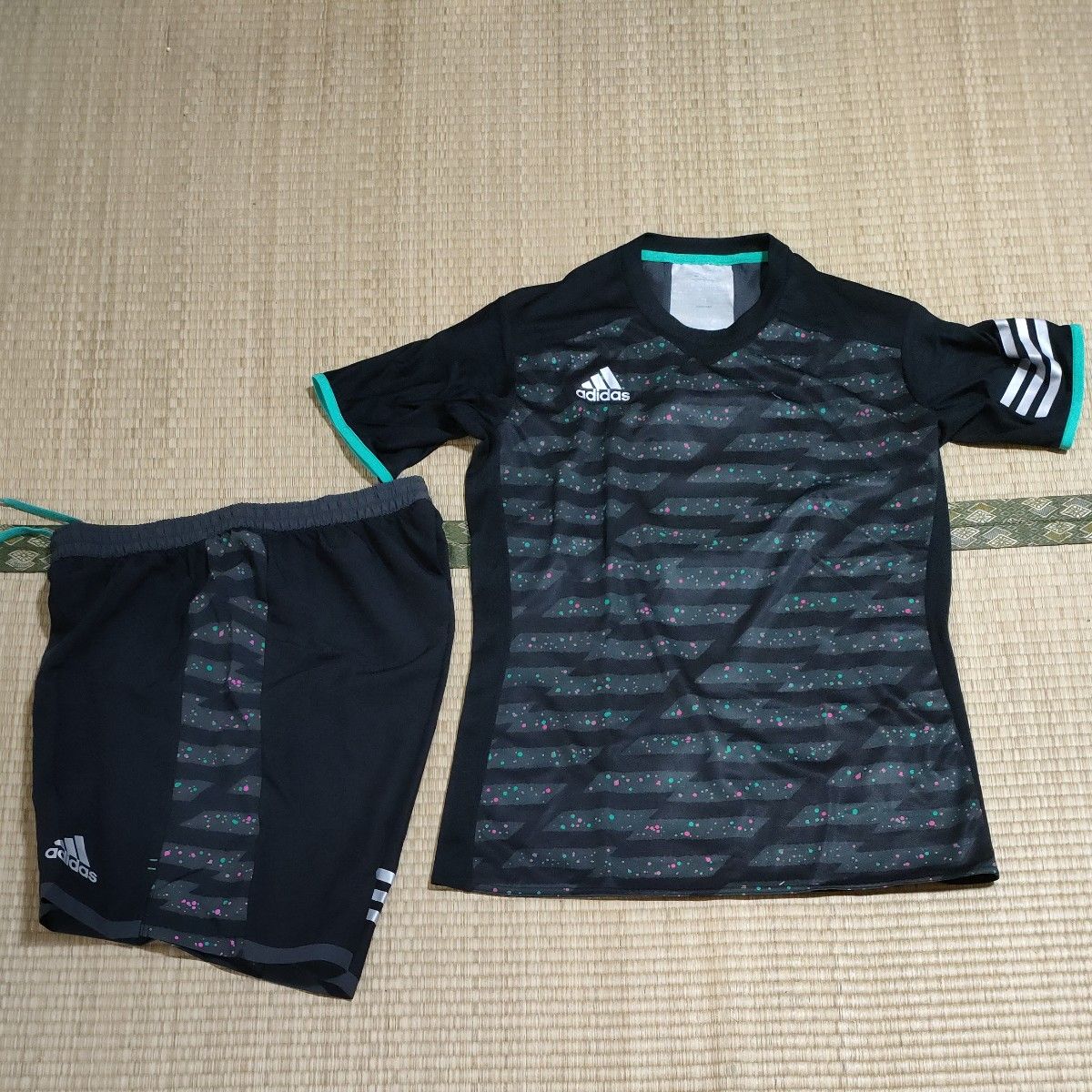 正品 adidas アディダスタンクトップ+ショートパンツ上下セット アディダス Tシャツ ショートパンツ 上下セット 未使用品|Yahoo