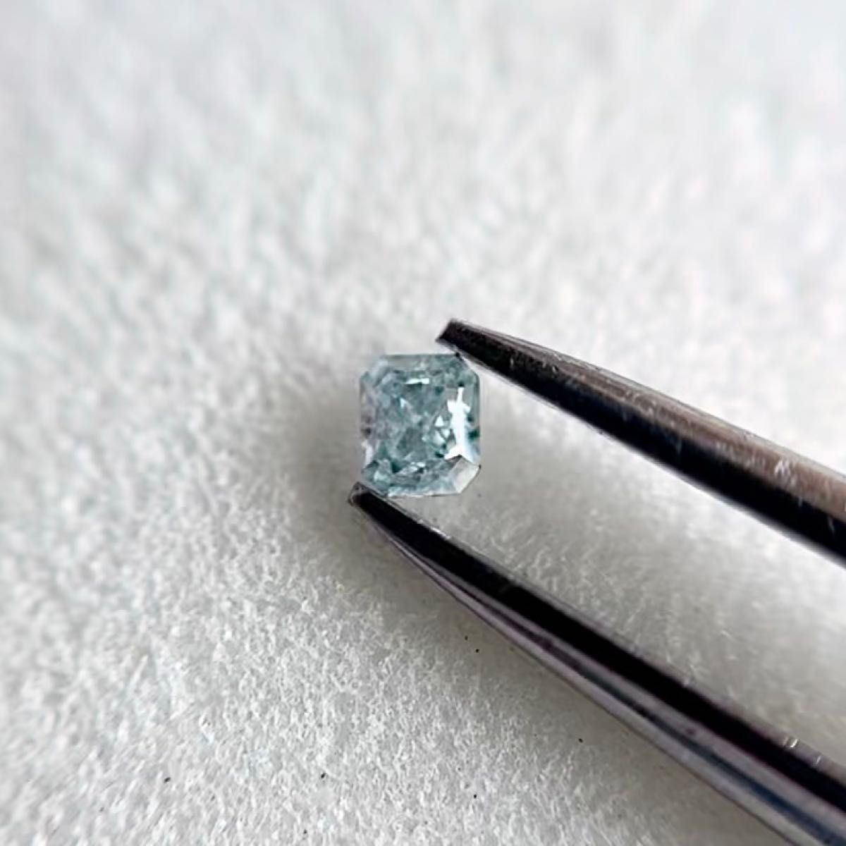 0.044ct VS-2 天然ブルーダイヤモンドルース FLGB 中央宝石研究所
