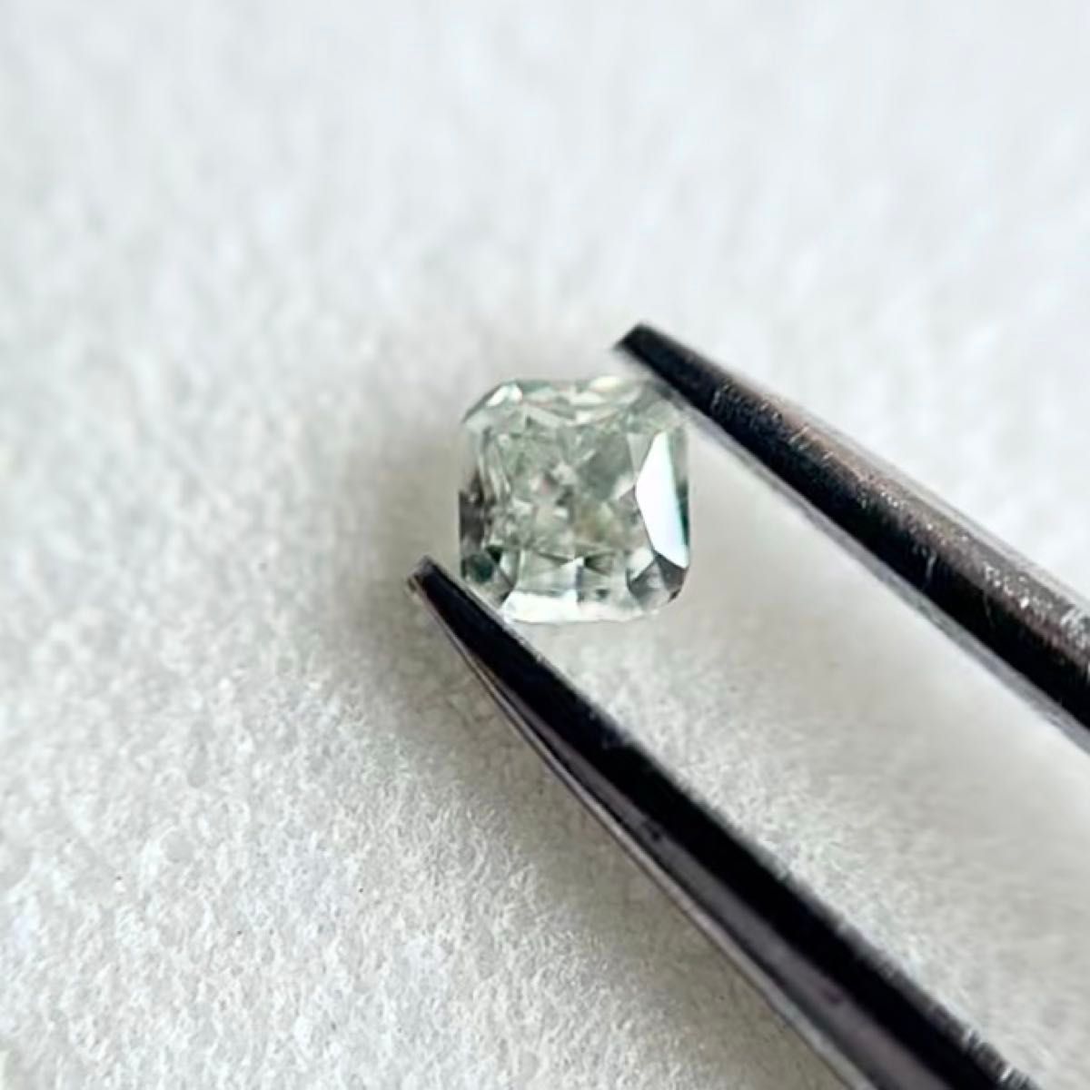 0.081ct VS-1 天然グリーンダイヤモンドルース LIGHT GREEN