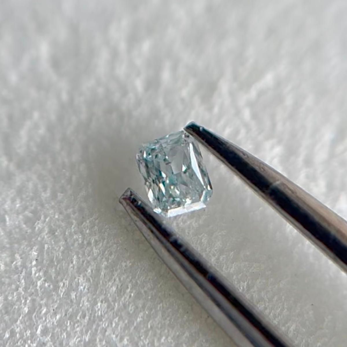 0.030ct SI-2 天然ブルーダイヤモンドルース FLGB 中央宝石研究所