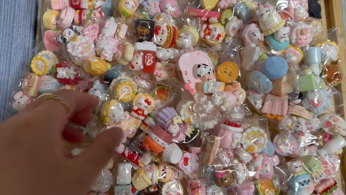 大セール!キティちゃん デコパーツアソート デコレーションパーツ まとめセット売り