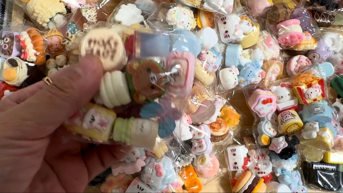 大セール!キティちゃん デコパーツアソート デコレーションパーツ まとめセット売り