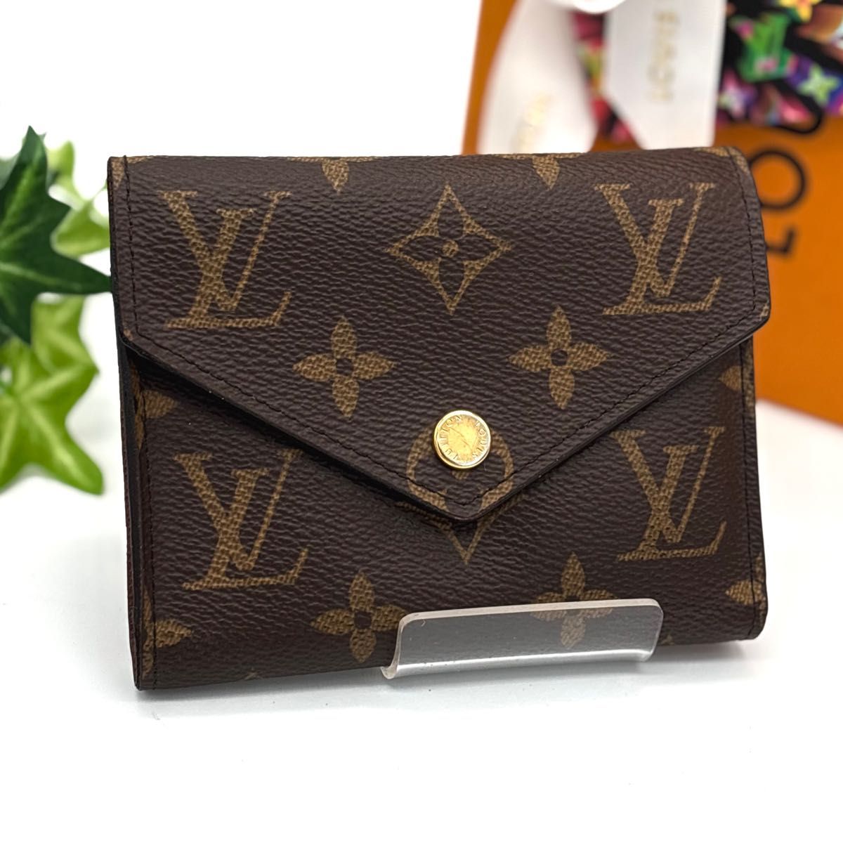 【サイズ感最高♪】Louis Vuitton ヴィクトリーヌ 三つ折り財布 ルイヴィトン ポルトフォイユ ヴィクトリーヌ モノグラム