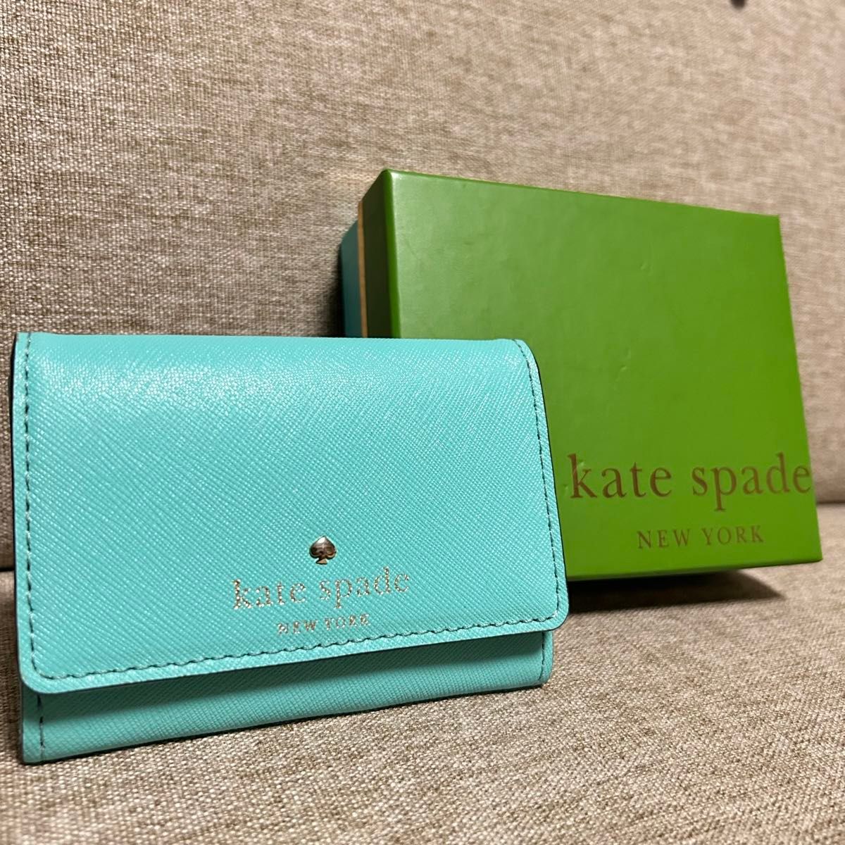 即納!! 高級感◎ Kate Spade ブルーム アップリケ 二つ折り財布 kate spade 水色 二つ折り財布|Yahoo!フリマ(旧PayPayフリマ)
