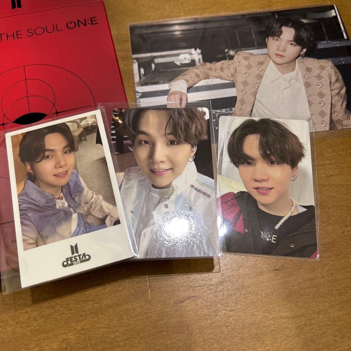 BTS ON:E 写真集 トレカ:V, SUGA 抜けなし BTS ON:E 写真集 トレカ:V, SUGA 抜けなし BTS MAP OF THE SOUL ON