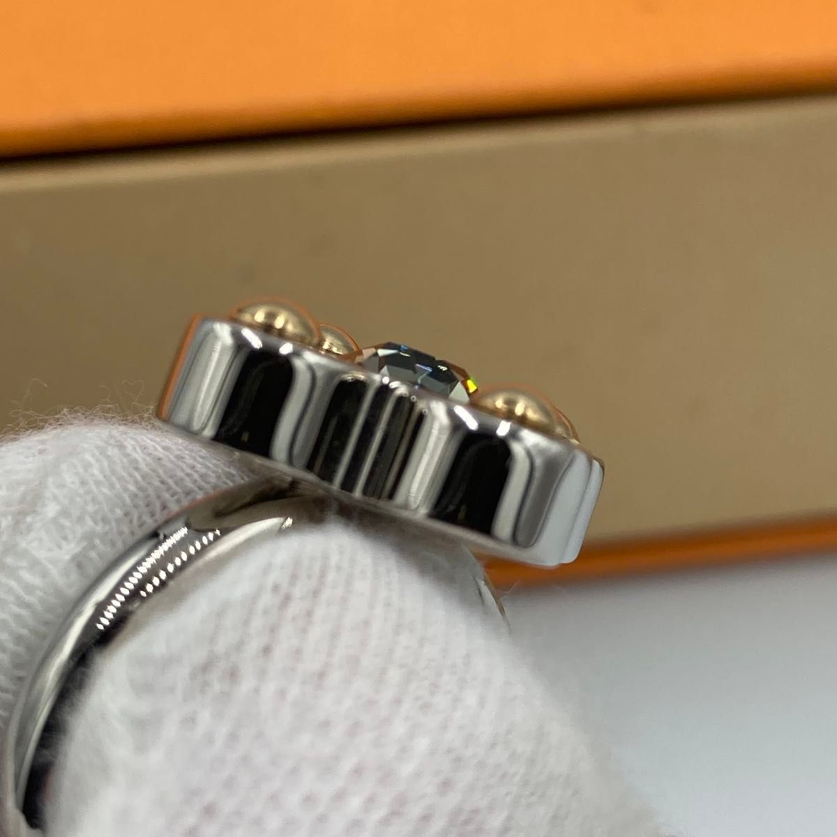 ヴィトン 指輪 リング アクセサリー シルバーバッグスニーカーと 新品同然 ルイヴィトン リング 指輪 アクセサリー シルバー