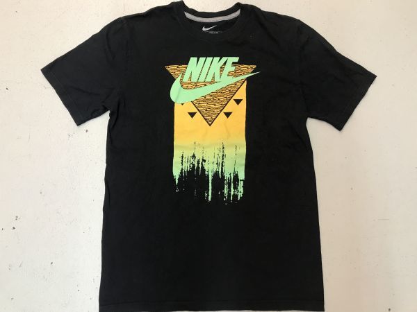 【古着レア美品NIKEデザインロゴプリントTシャツ黒L】ナイキスポーツウェアトレーニングランニングアウトドアVINTAGEビンテージ_画像2