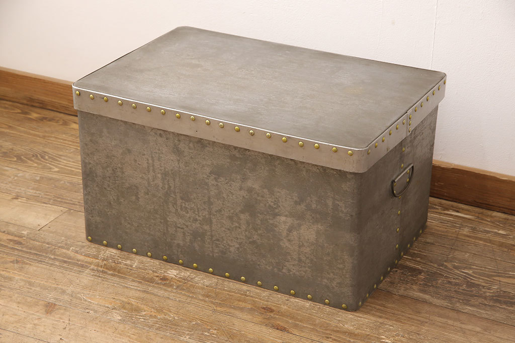 R-052770 和製アンティーク レア！ 無骨なデザインが目を引くアルミ製の収納BOX(収納箱)(R-052770)