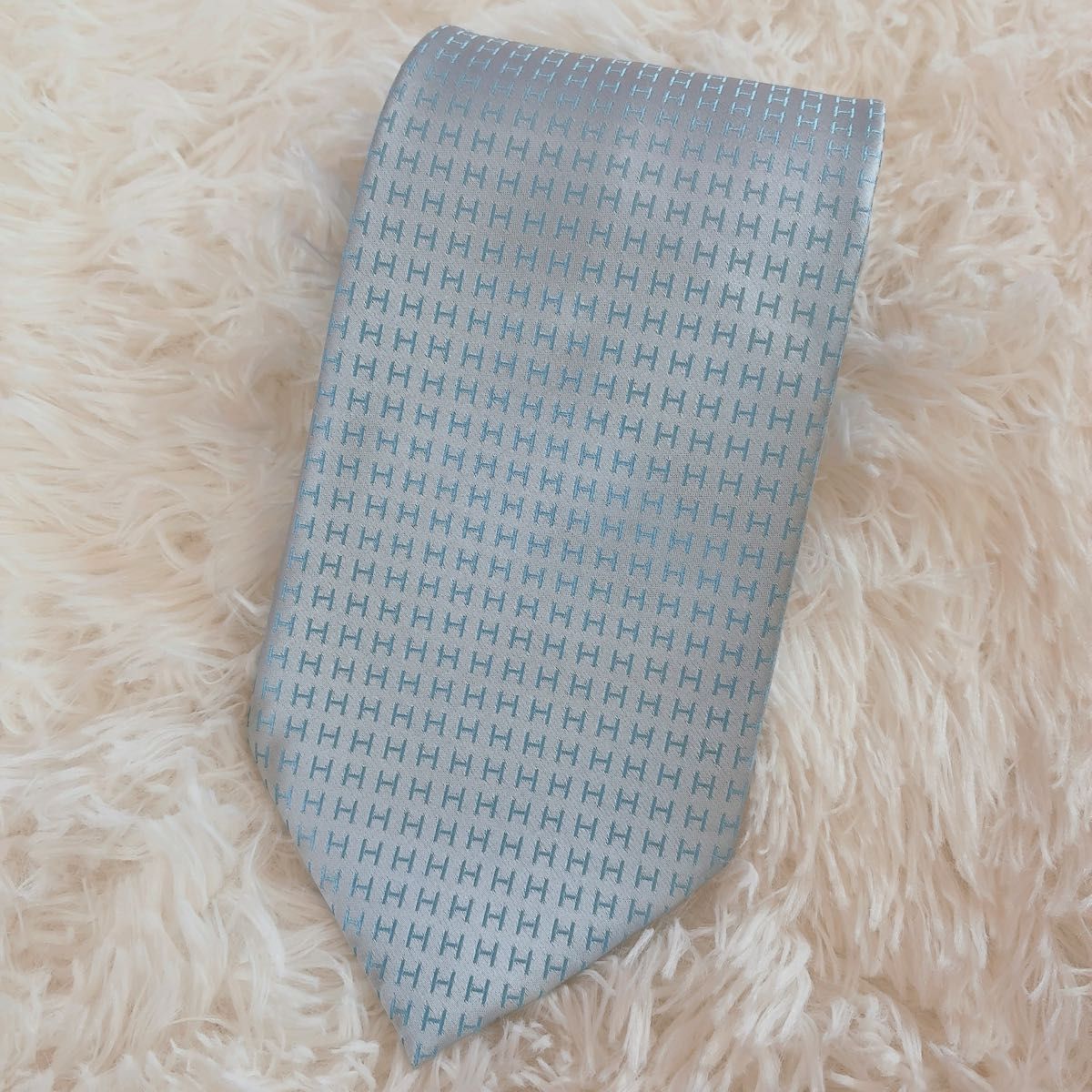 【極美品✨】HERMES エルメス ライトブルー ネクタイ ファソネ H柄 美品】エルメス ネクタイ ファソネ シルク ライトブルー H柄
