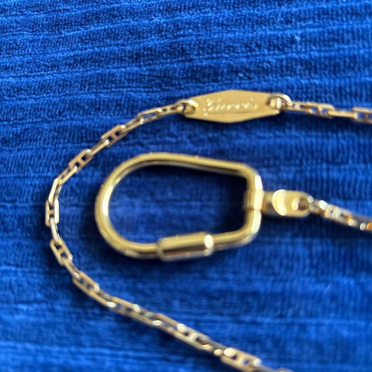 GUCCI グッチ ブランドロゴプレート ウォレットチェーン キーホルダー GUCCI グッチ ブランドロゴプレート ウォレットチェーン