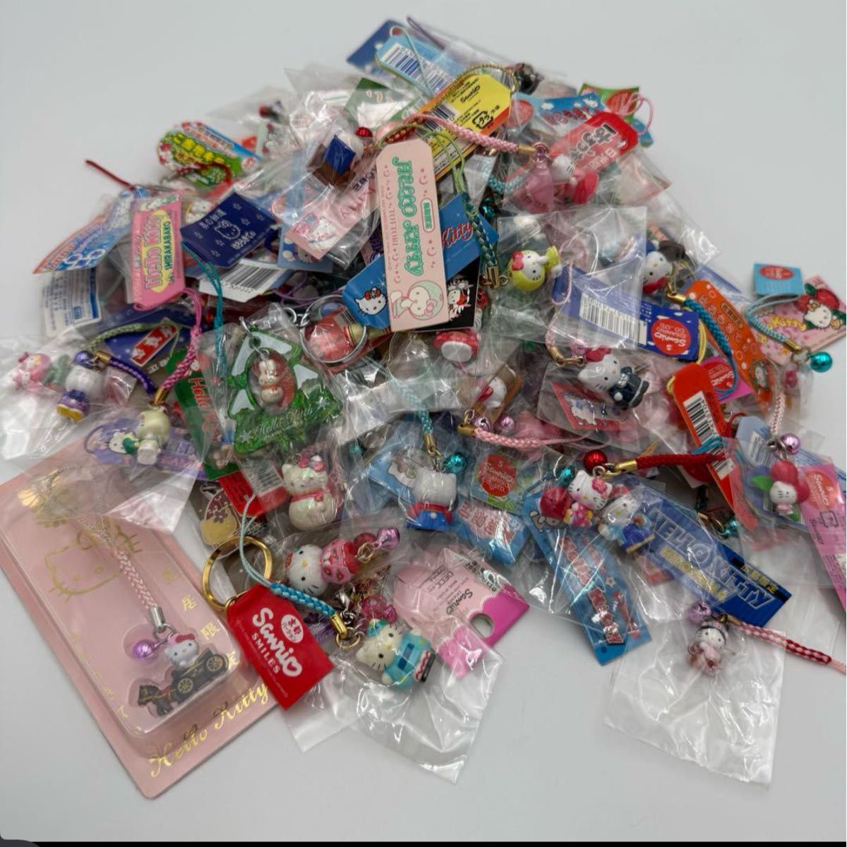【レア】 ご当地キティ 根付け ファスナーマスコット その他まとめ売り 100点 レア ご当地キティ 根付け ファスナーマスコット その他まとめ