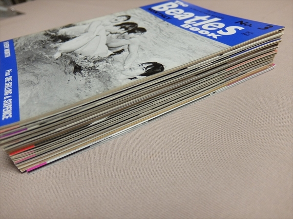 【英語】 The Beatles Monthly Book 13冊セット (No.1-No.13 / 1963年8月-1964年8月) 全冊日本語版付属 / ビートルズ マンスリーブック_画像4