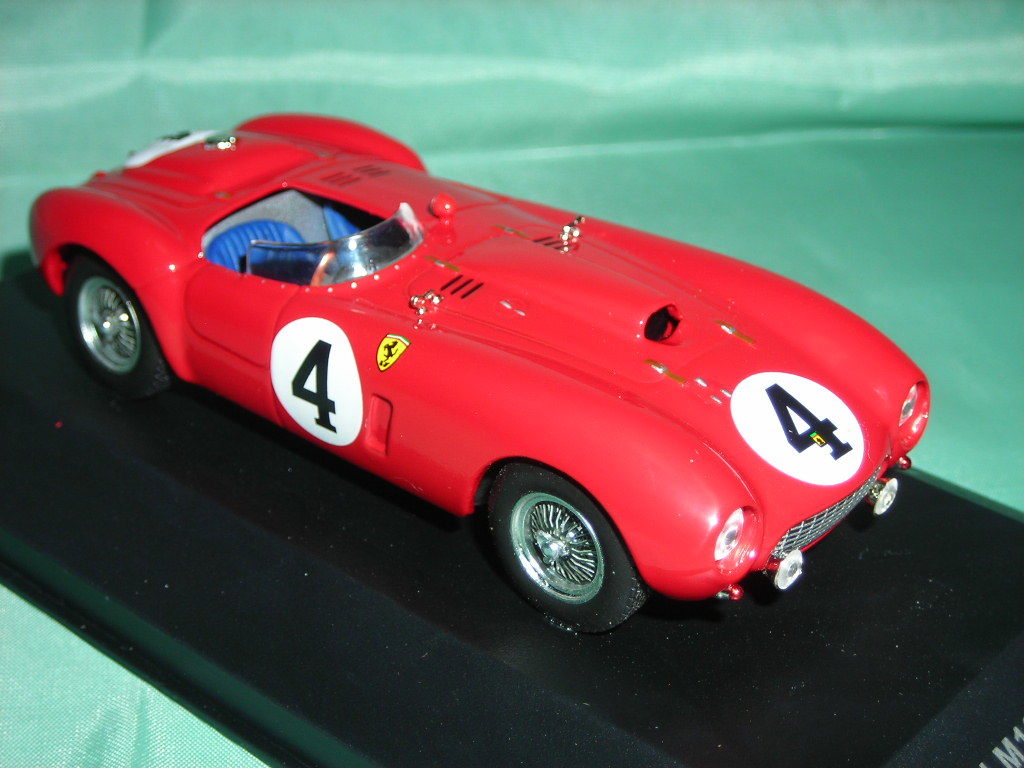 1/43　フェラーリ　３７５　ＰＬＵＳ　Ｗｉｎｎｅｒ　Ｌｅ　Ｍａｎｓ　１９５４　＃４_画像2