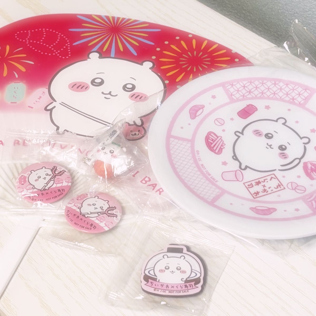 ちいかわ くら寿司コラボグッズ お皿 うちわ キーホルダー マグネット 缶バッジ ちいかわ くら寿司 缶バッジ マスコット マグネット オリジナル
