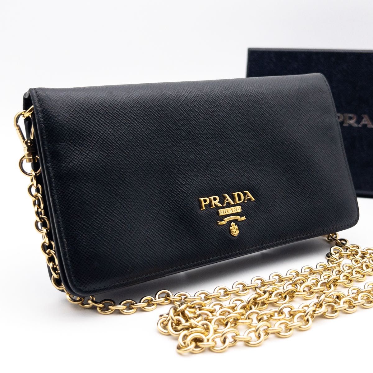 【PRADA】国内発送 長財布 レザー チェーンウォレット 超極美品】PRADA チェーンウォレット サフィアーノレザー 黒 長