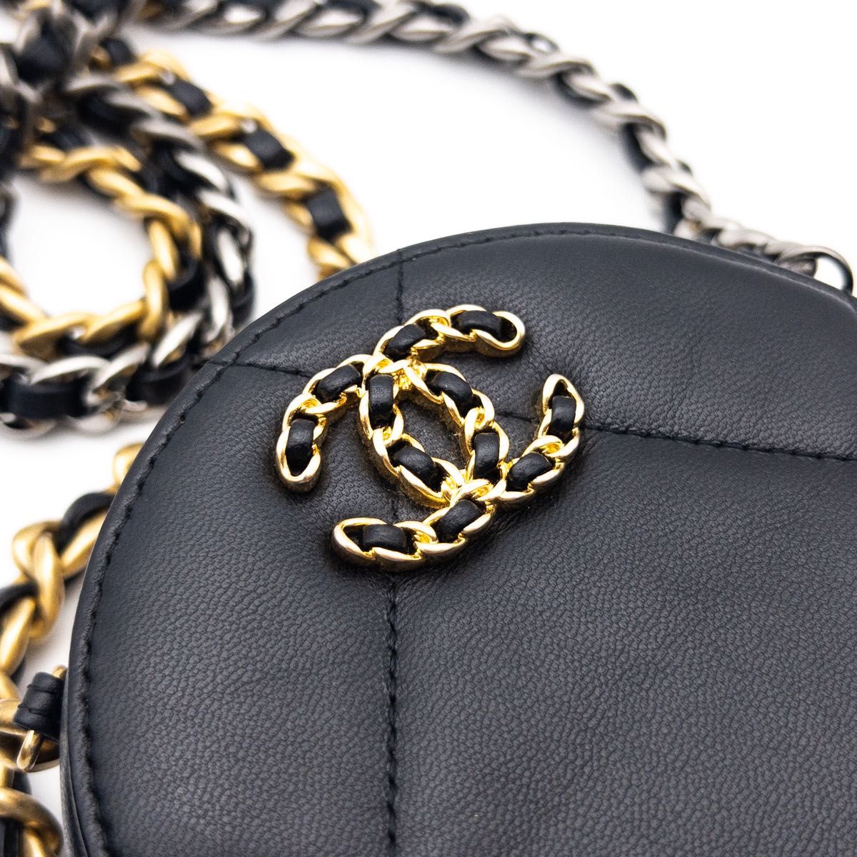 CHANEL 未使用 美品 希少 Chanel19 チェーン ショルダーバッグ 超極美品】CHANEL 19 ラウンドチェーンショルダーバッグ レザー