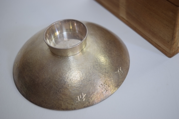 純銀 明治征露役凱旋記念純銀軍盃 72g 極珍 工芸品 純銀 明治征露役凱旋記念純銀軍盃 72g 極珍 工芸品